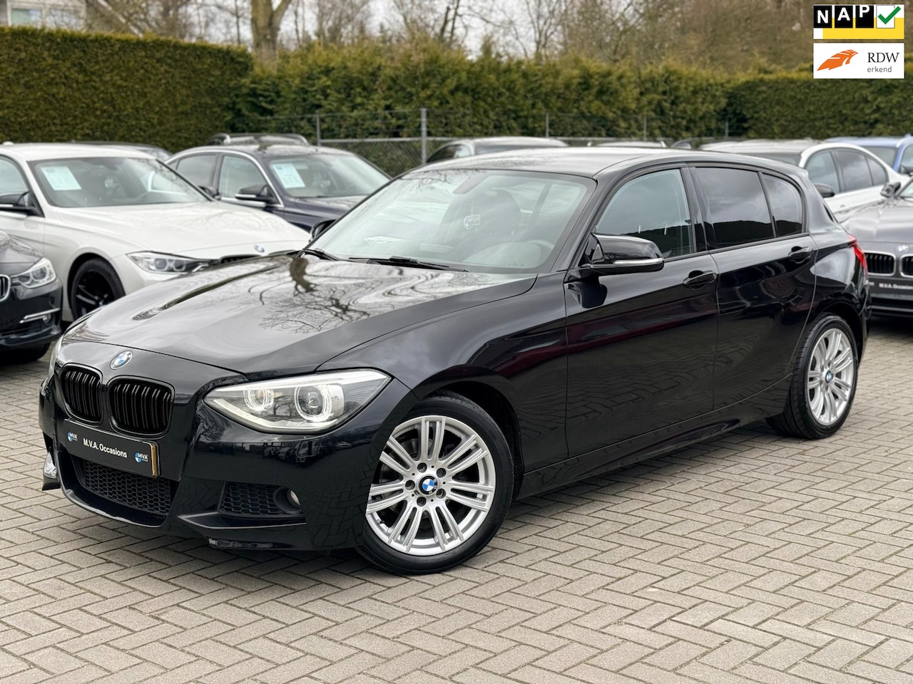 BMW 1-serie - 116i Executive M Sport|Nieuwe Ketting + Klepseals|Navigatie|Keyless|Cruise control|Climate - AutoWereld.nl