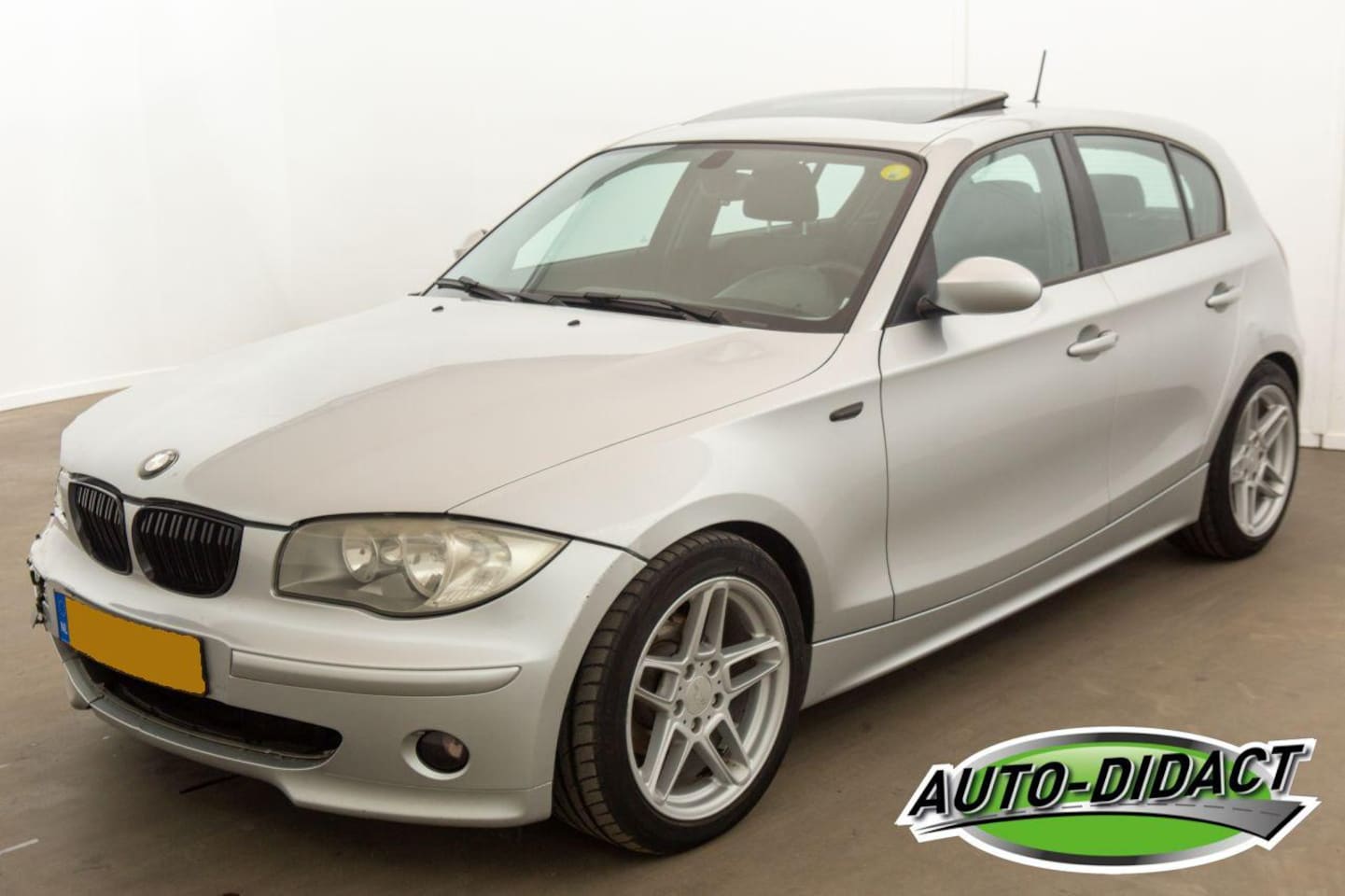 BMW 1-serie - 116i Clima Navi Elek Dak - AutoWereld.nl