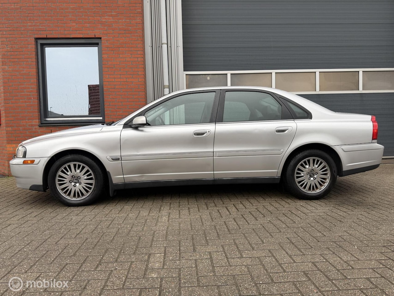Volvo S80 - 2.4 Momentum Graphite - xenon - leder - nw. apk - AutoWereld.nl