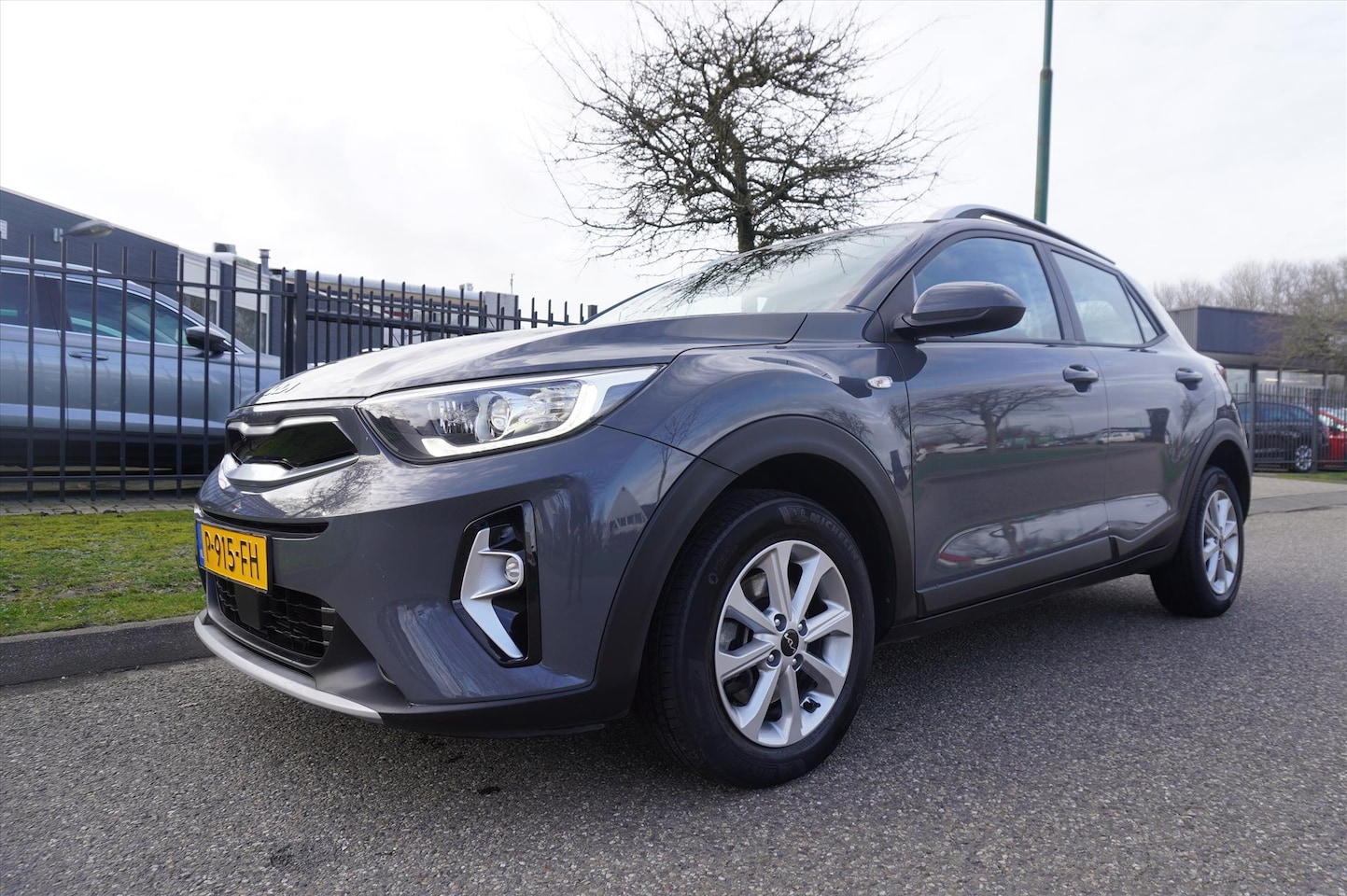 Kia Stonic - 1.0 T-GDi MHEV 100pk DynamicLine Climatronic Navigatie - AutoWereld.nl