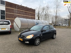 Hyundai Accent - 1.4i Dynamic Joy - Airco - Elektrische ramen - Rijdt & Schakelt goed