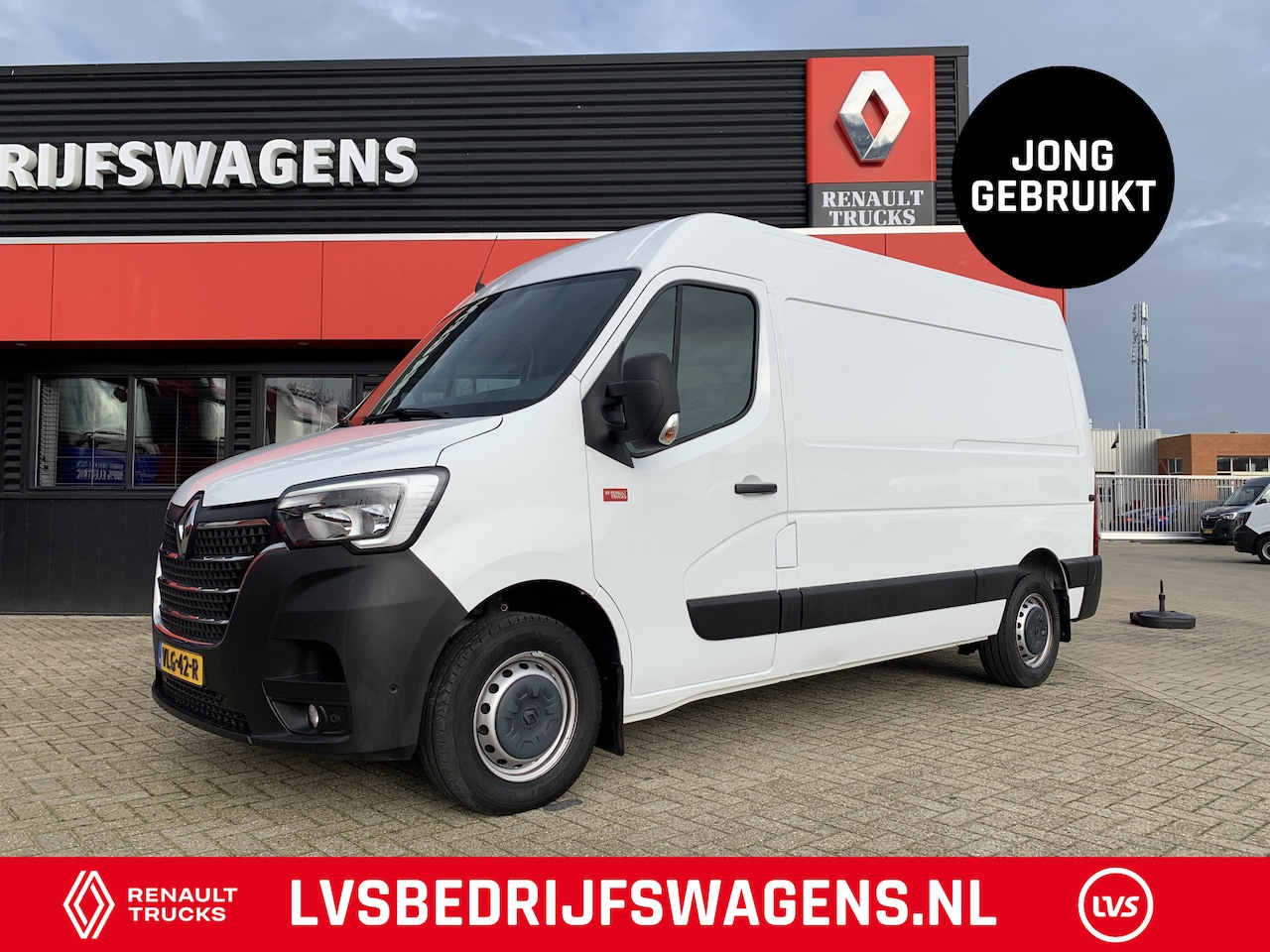 Renault Master - T35 2.3 dCi 135 L2H2 Navigatie, achteruitrijcamera, laadruimte betimmering, trekhaak - AutoWereld.nl