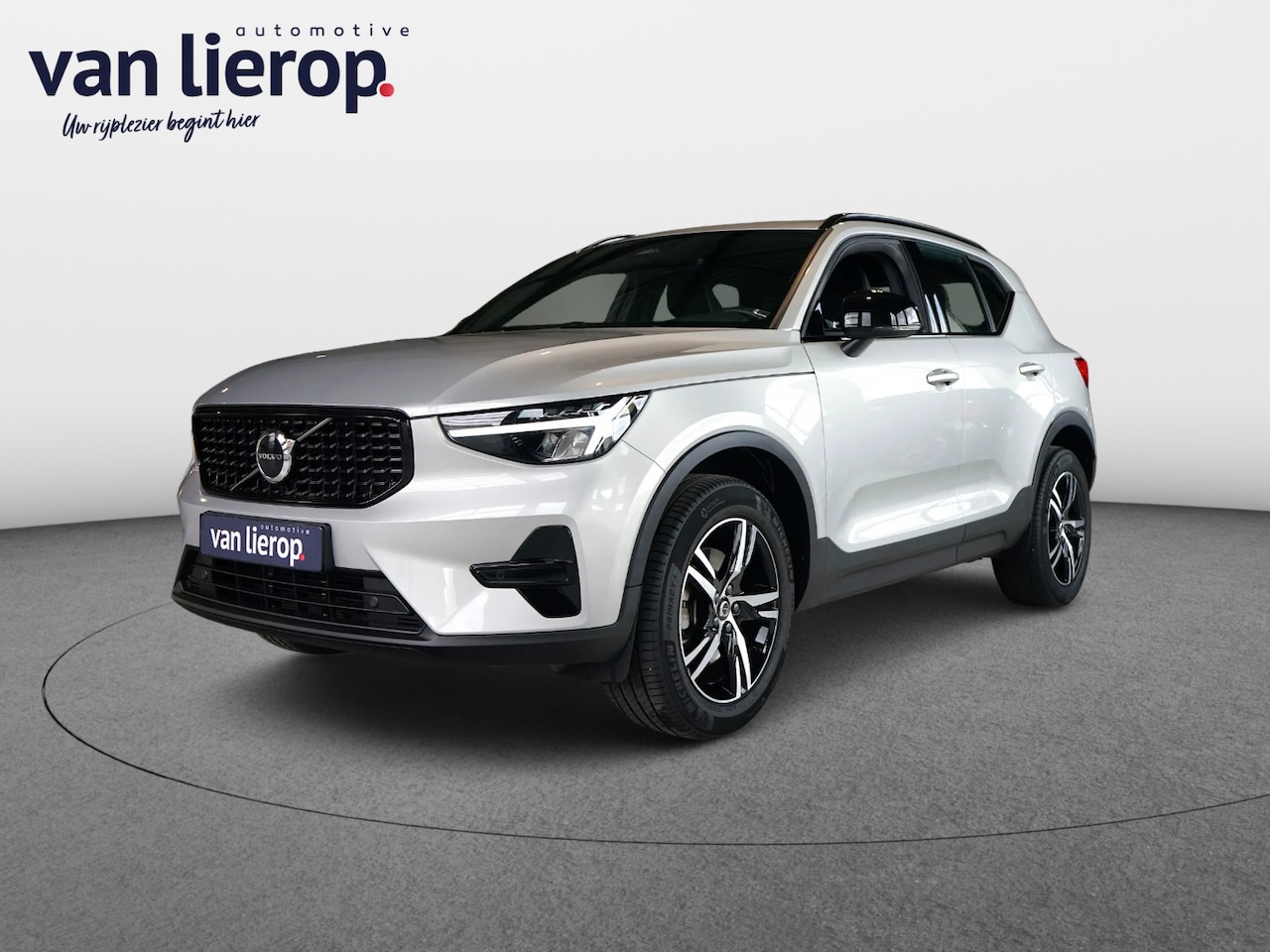 Volvo XC40 - 2.0 B3 Plus Dark STOEL/STUUR-VERW. | DEALER ONDERHOUDEN - AutoWereld.nl