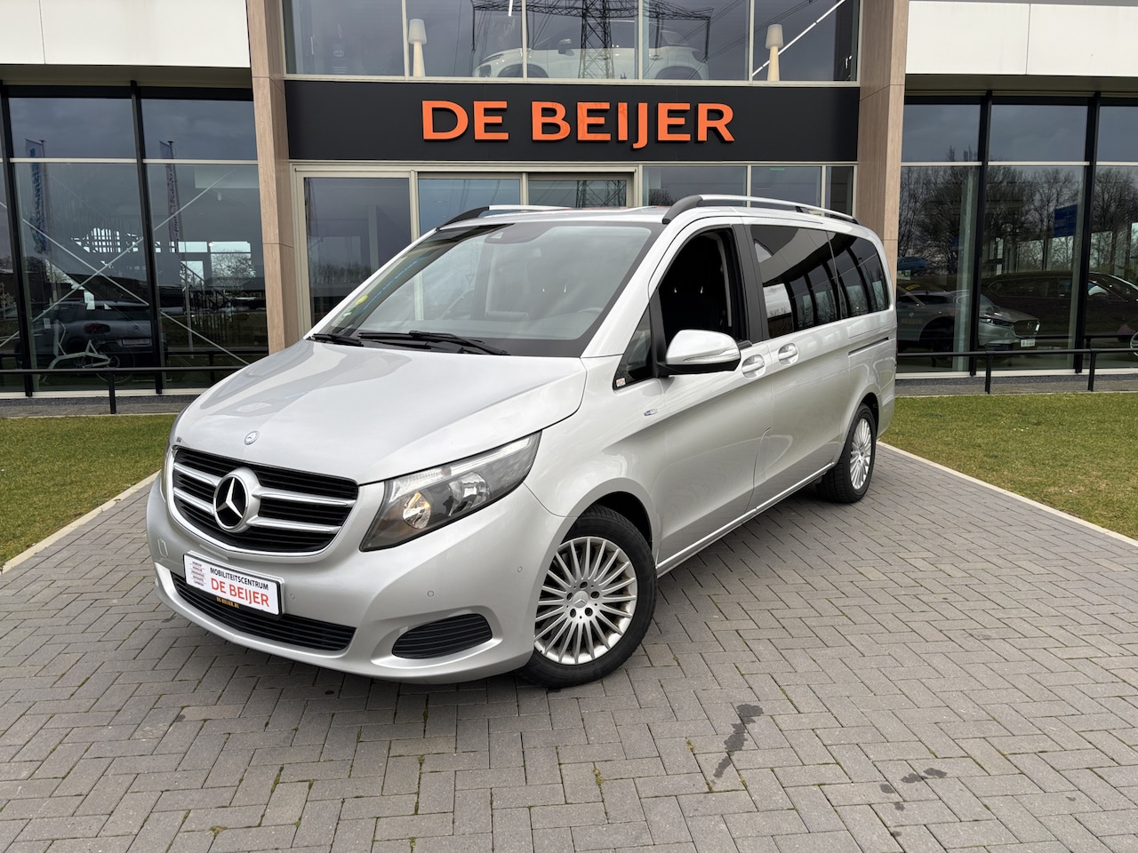 Mercedes-Benz V-klasse - 220d Lang 7-pers. Camera I Navi I 2x elek schuifd - AutoWereld.nl