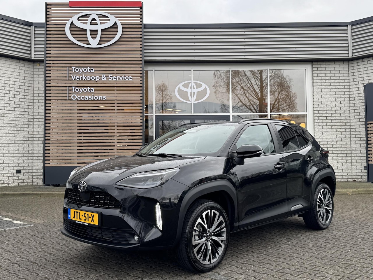 Toyota Yaris Cross - 1.5 Hybrid 115 First Edition NAVI KEYLESS STOEL/STUURVERW LM-VELGEN PARKCAMERA APPLE/ANDRO - AutoWereld.nl