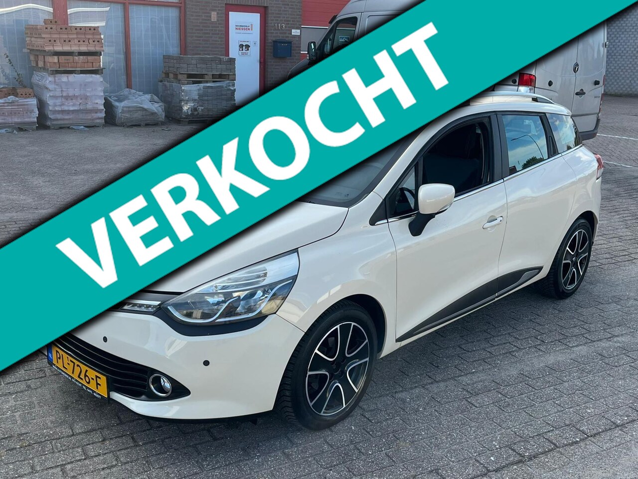 Renault Clio Estate - 0.9 TCe Dynamique 90PK! NIEUWE KETTING! Camera l Navi l Cruise l Trekhaak l Airco ECC l Ke - AutoWereld.nl