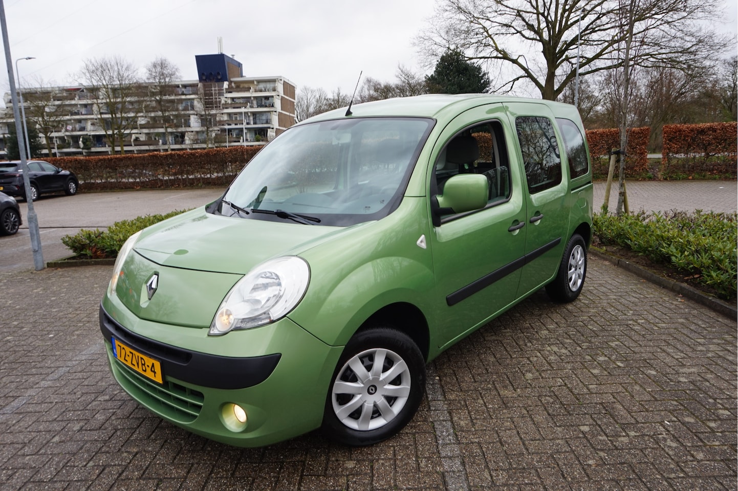 Renault Kangoo Family - Rolstoelauto 1.6-16V Expression - AutoWereld.nl