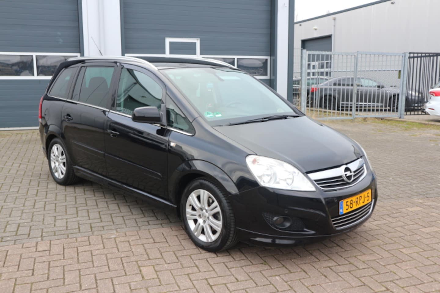 Opel Zafira - 1.8 Cosmo 1.8 Cosmo - AutoWereld.nl