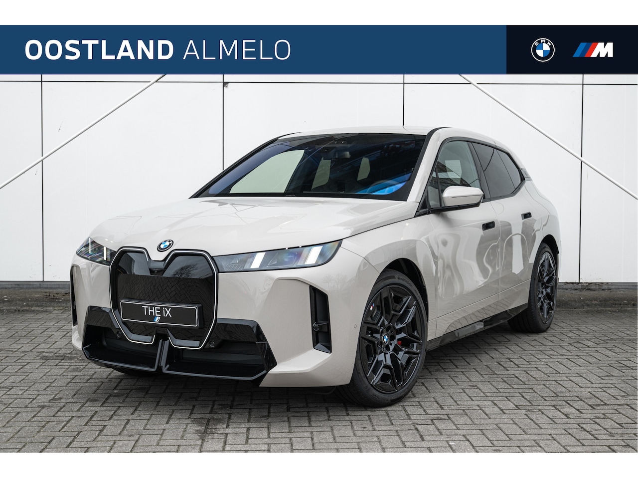 BMW iX - xDrive45 M Sport / Trekhaak / M Multifunctionele Stoelen / Parking Assistant Professional - AutoWereld.nl