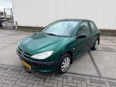 Peugeot 206 - 1.1 XR