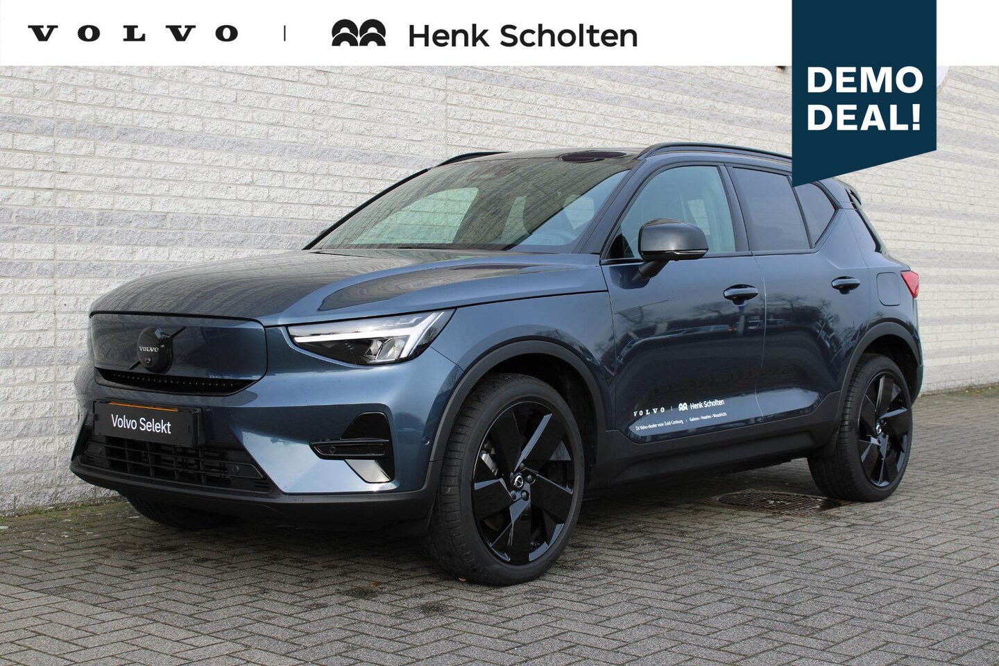 Volvo EX40 - Single Motor Extended Range Ultra Black Ed. 82 kWh | Panoramadak | Verwarmbare voorstoelen - AutoWereld.nl