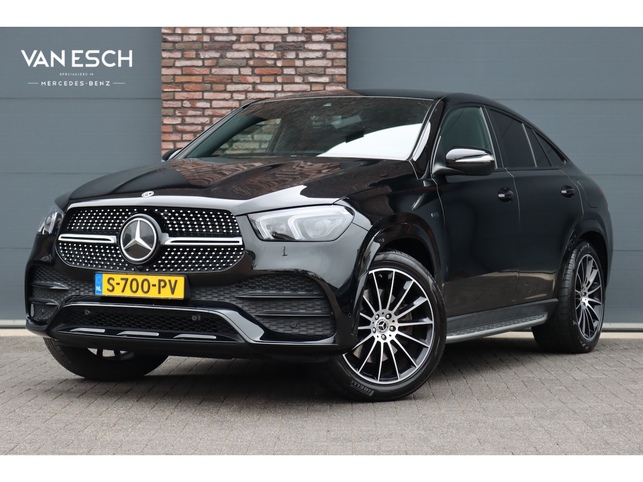 Mercedes-Benz GLE-Klasse Coupé - 350 e 4MATIC AMG Line | Burmester | Nightpakket | Stoelverwarming | Multibeam LED | Camera - AutoWereld.nl