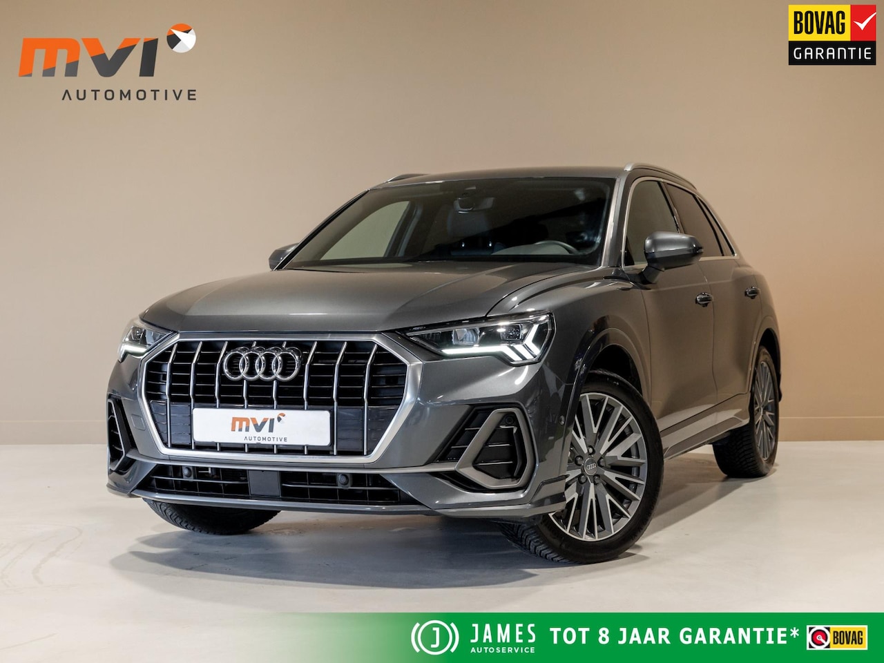 Audi Q3 - 35 TFSI 2x S Line / 150pk / Stoel en stuur verwarming / Achteruitrij camera / Sfeerverlich - AutoWereld.nl