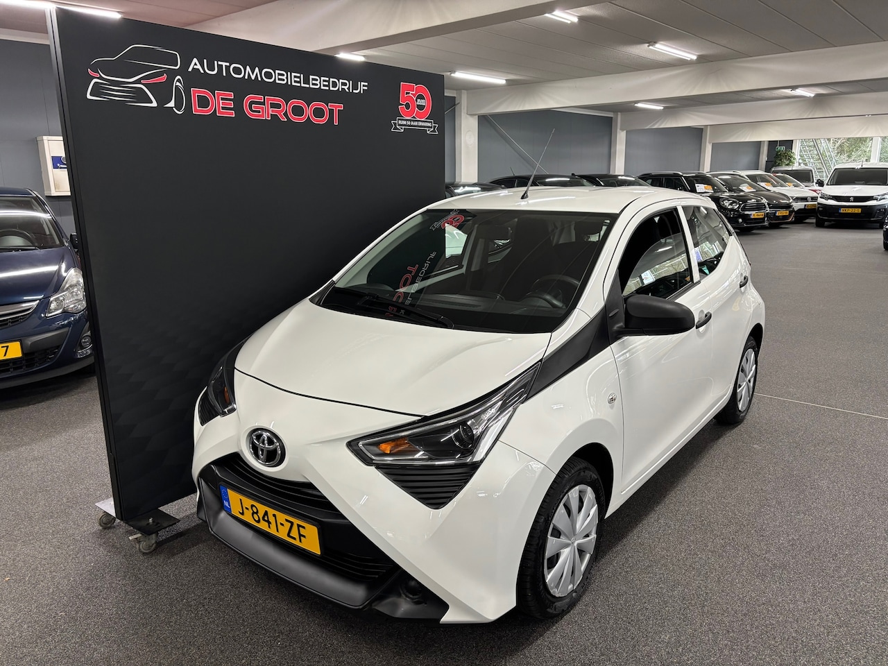 Toyota Aygo - 1.0 VVT-i x-fun 1ste eigenaar met Airco, Bluetooth Radio, Allseasonbanden, Centrale Portie - AutoWereld.nl