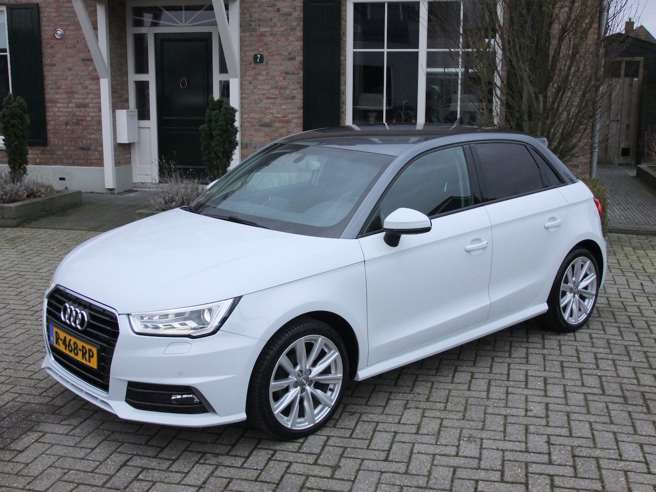 Audi A1 Sportback - 1.0 TFSI Sport Pro Line S 1.0 TFSI Sport Pro Line S , Pdc V+A , Led verlichting , Leder/Alcantara , Stoelverwarming - AutoWereld.nl