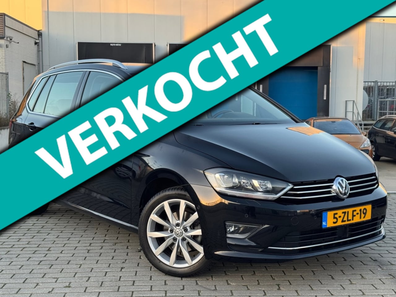 Volkswagen Golf Sportsvan - 1.4 TSI Highline Autom Dealer NAP - AutoWereld.nl