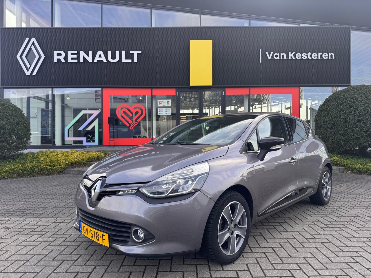 Renault Clio - DCi 90 ECO2 Night & Day Trekhaak / PDC - AutoWereld.nl