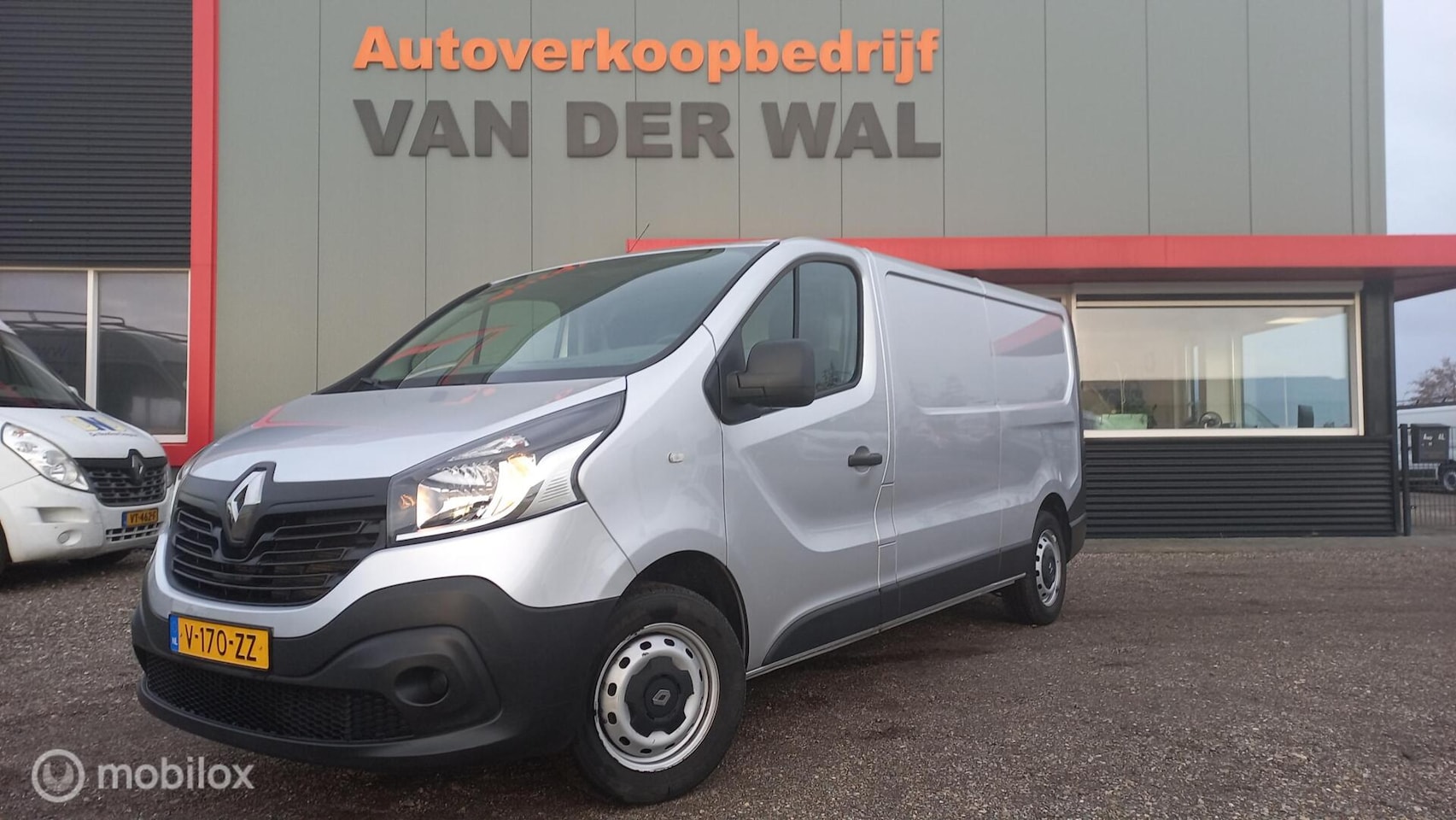 Renault Trafic - bestel 1.6 dCi T29 L2H1 Comfort/MOTOR ROOKT EN LOOPT NIET GOED - AutoWereld.nl