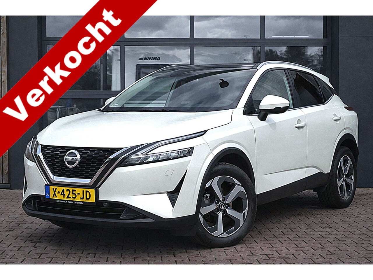 Nissan Qashqai - 1.3 MHEV Xtronic Premiere Edition | Pano | Trekhaak | Camera | Stoelverwarming | All-seaso - AutoWereld.nl