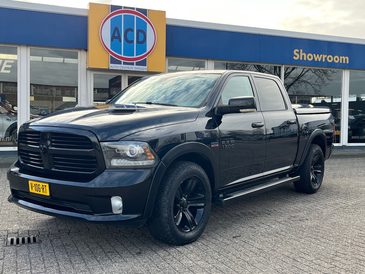 Dodge Ram 1500 - 5.7 V8 HEMI 4x4 Crew Cab 5'7 401PK LPG + SUNROOF - AutoWereld.nl