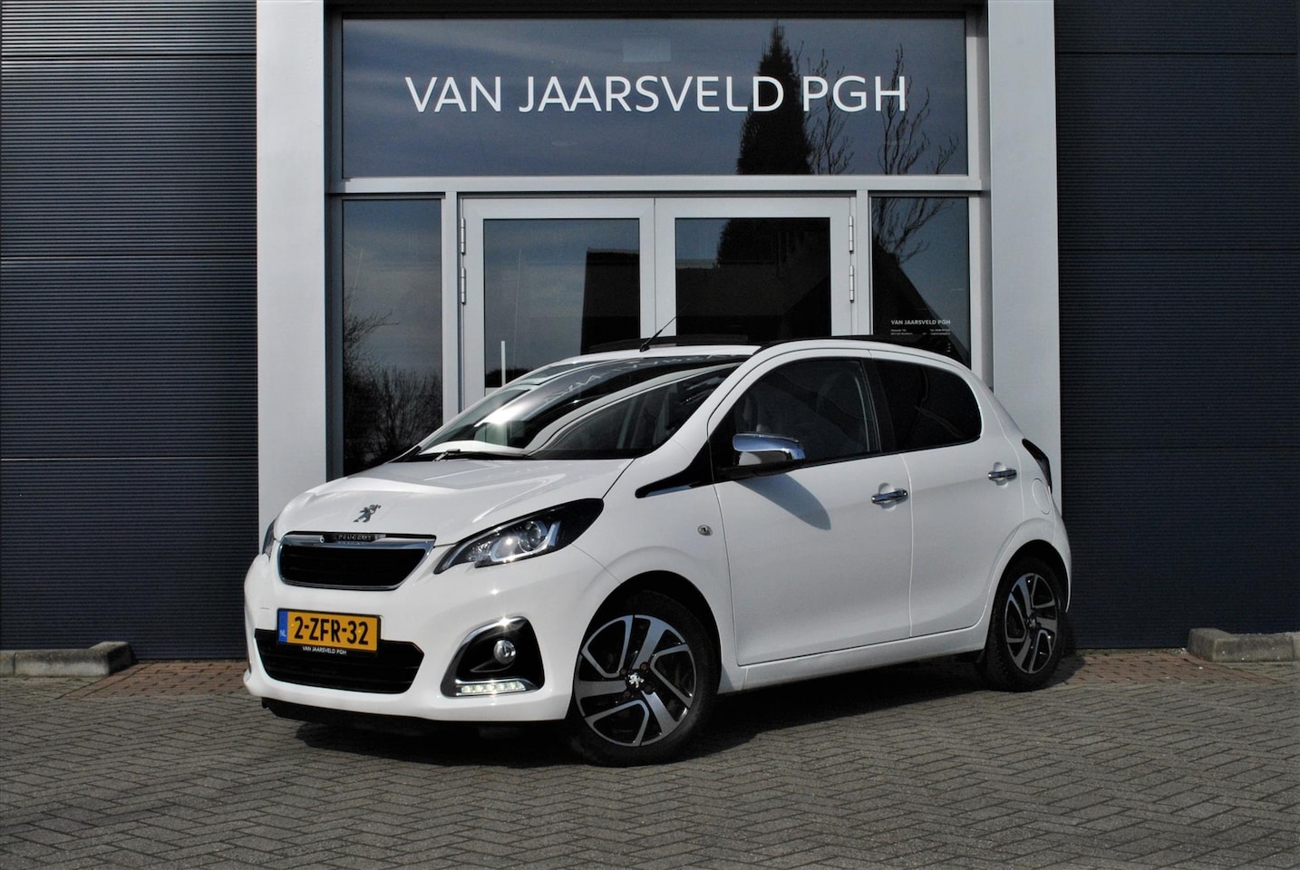 Peugeot 108 - 5drs Allure Top! 1.0 VTi 68pk Automaat - AutoWereld.nl