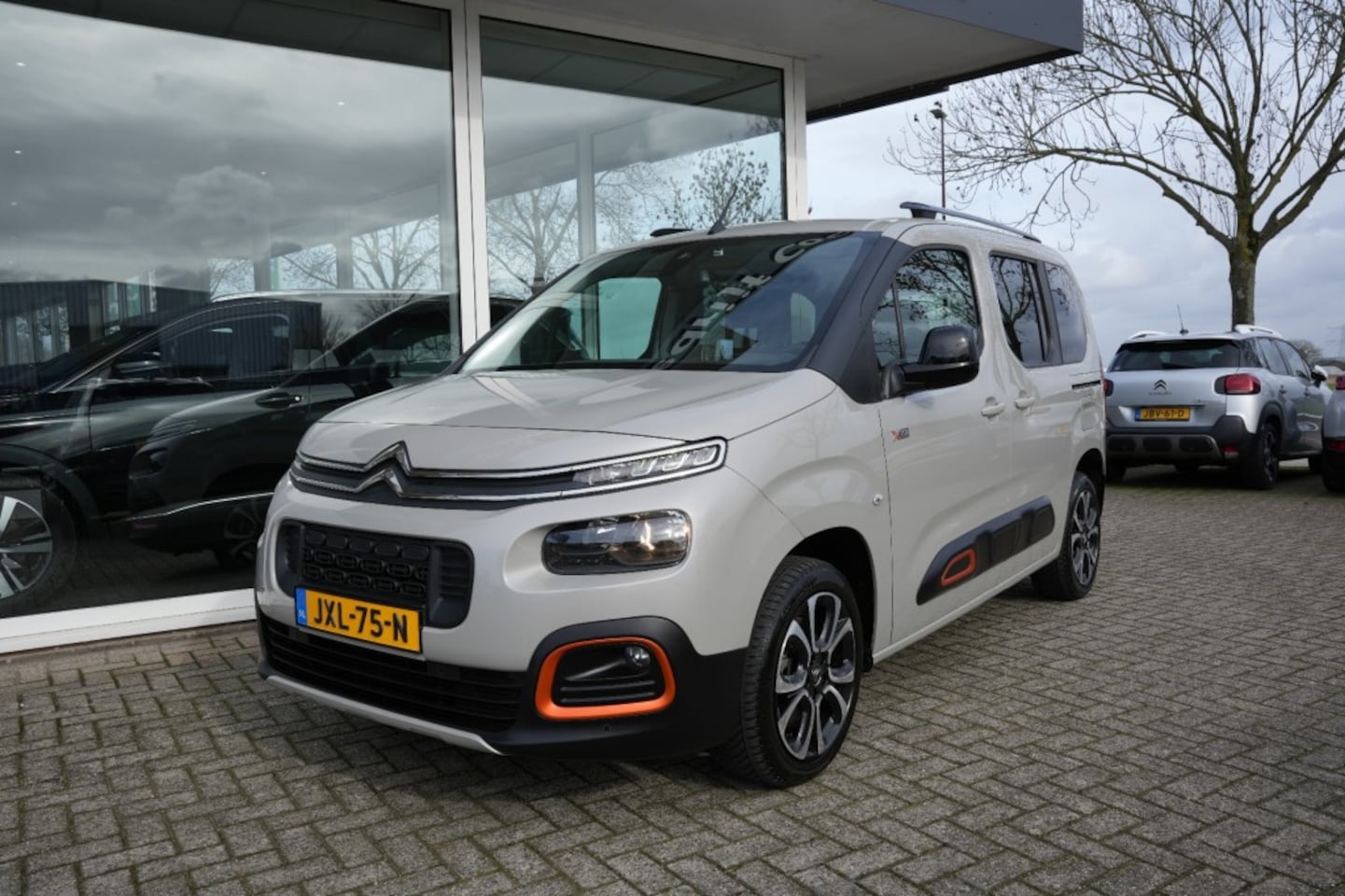 Citroën Berlingo XL - 1.2  SHINE XL 7Persoons XTR, Camera, Navi. Carplay ALL IN PRIJS - AutoWereld.nl