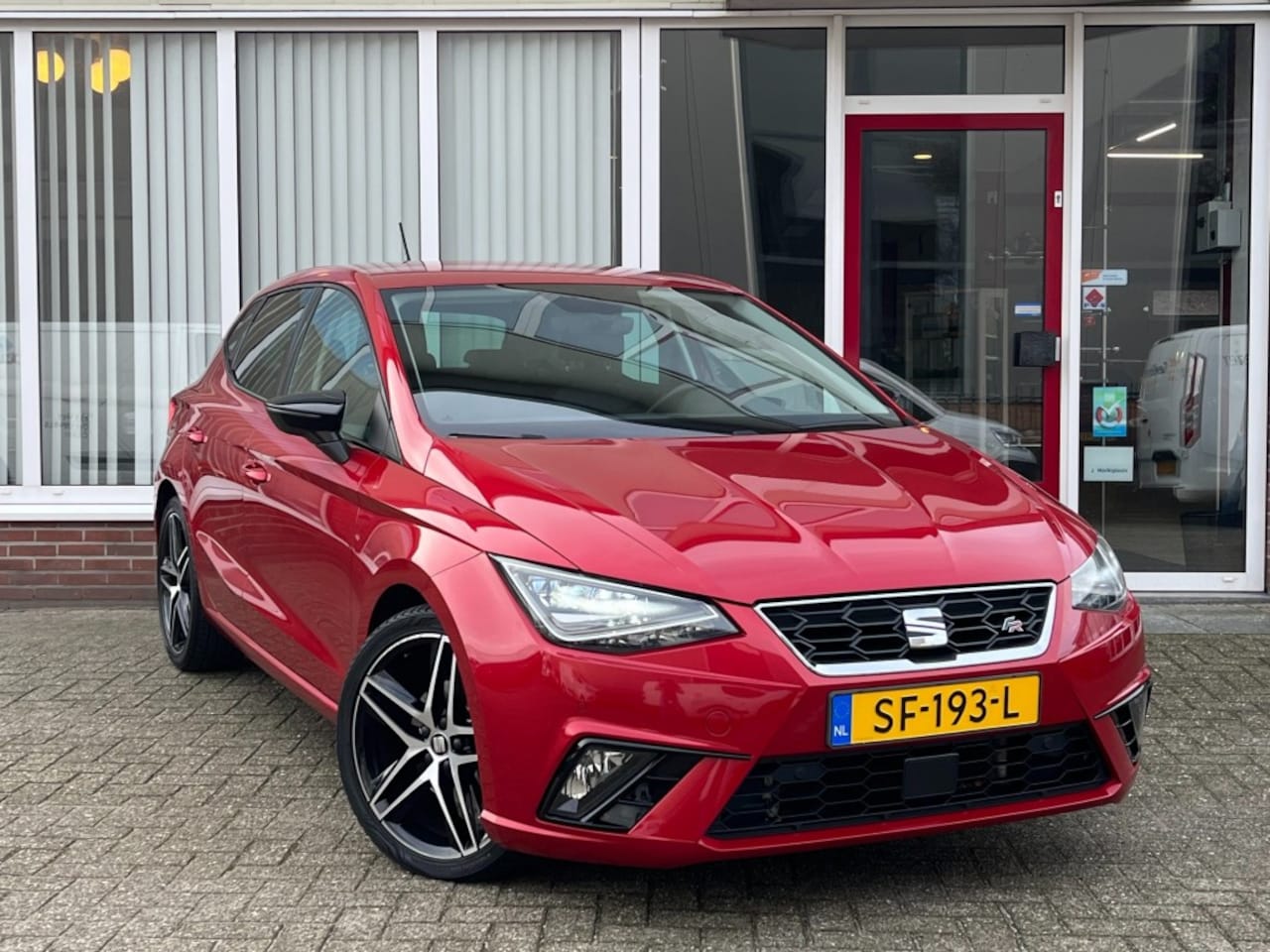 SEAT Ibiza - 1.0 TSI 116 PK FR Business Intense Automaat I Afn. Trekhaak I Stoelverw. I Adapt. Cruise - AutoWereld.nl