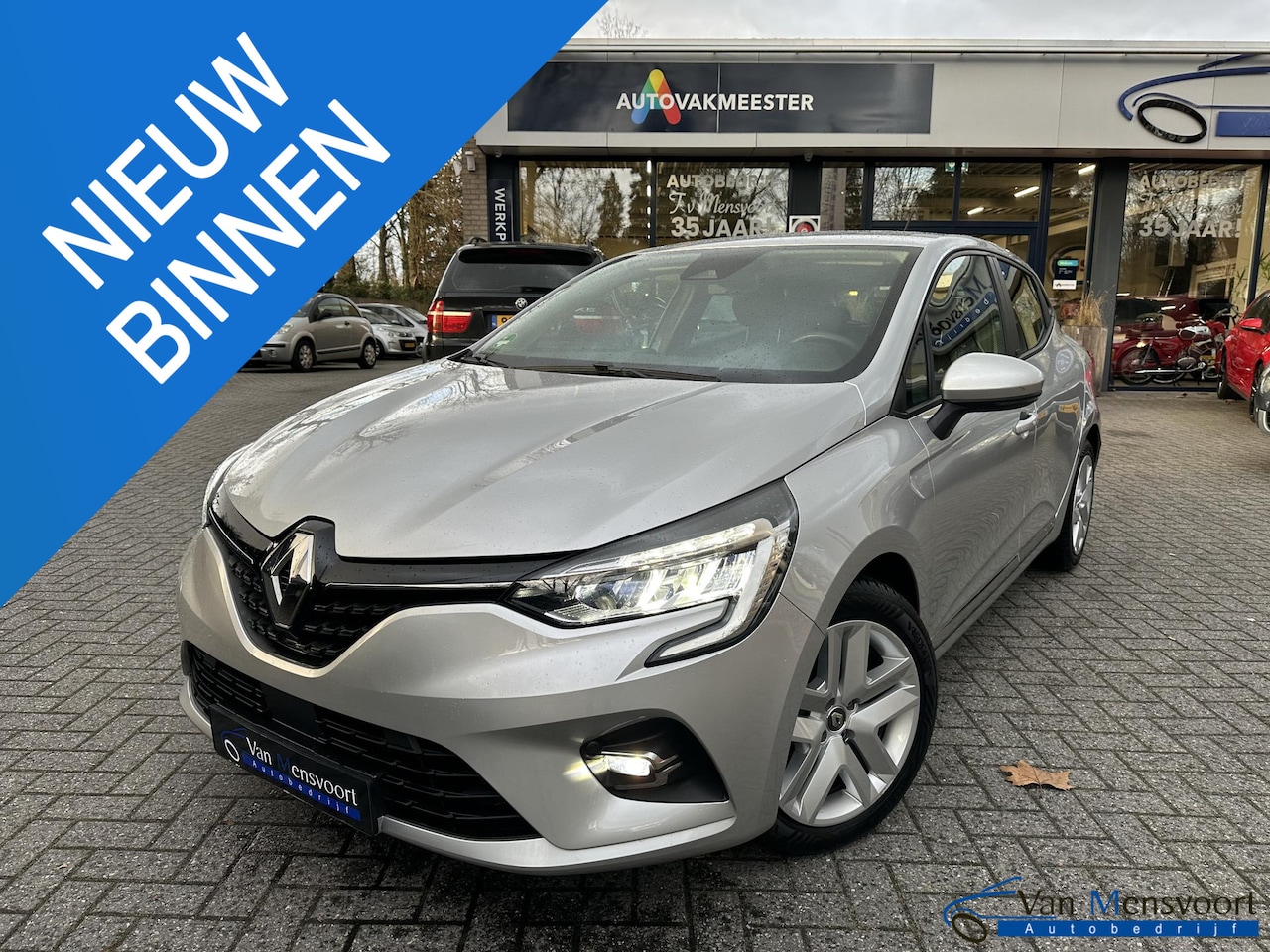 Renault Clio - 1.6 E-Tech Hybrid 140 Business Zen 1eEig|LED|CarPlay|Keyless|Stoelverwarming - AutoWereld.nl