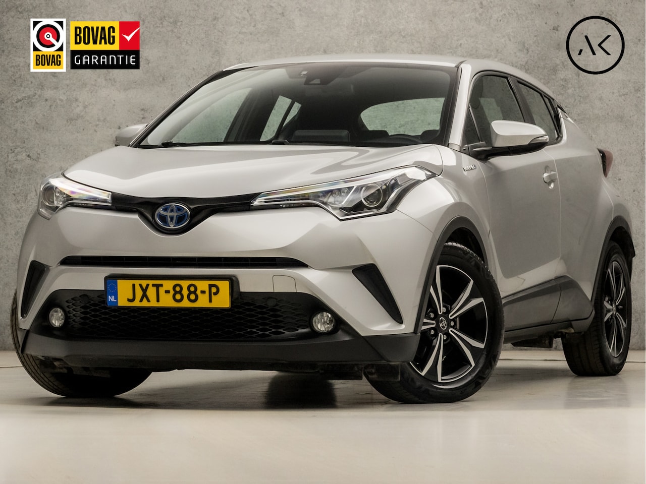 Toyota C-HR - 1.8 Hybrid Sport Automaat (NAVIGATIE, CAMERA, TREKHAAK, KEYLESS, SPORTSTOELEN, XENON, ADAP - AutoWereld.nl