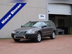 Volvo XC70 - 2.5 T AWD AUTOMAAT YOUNGTIMER 7-persoons