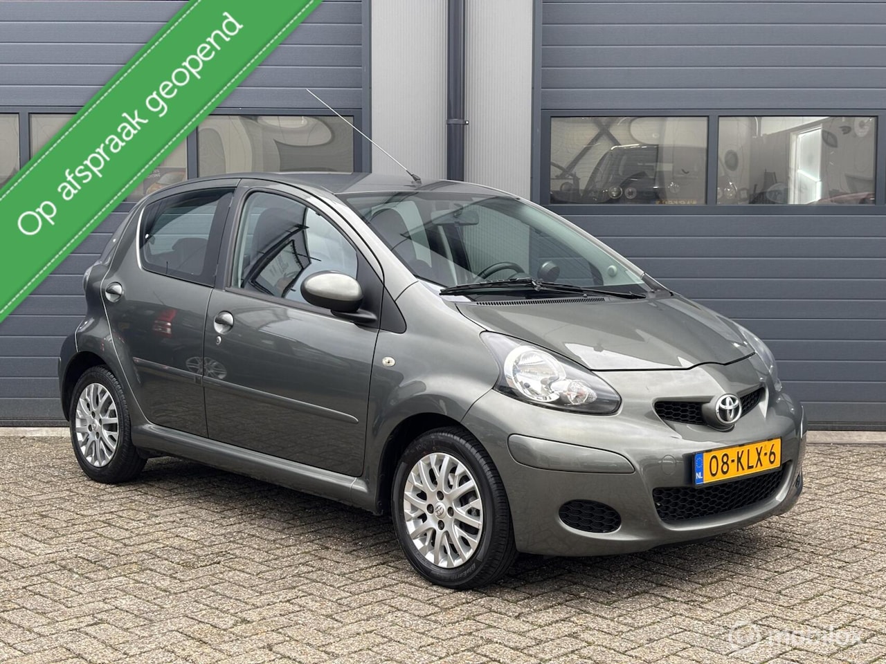 Toyota Aygo - 1.0-12V Aspiration Green LUXE Uitvoering - AutoWereld.nl