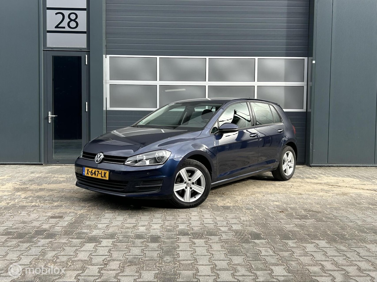 Volkswagen Golf - 1.2 TSI AUTOMAAT DONKER BLAUW - AutoWereld.nl