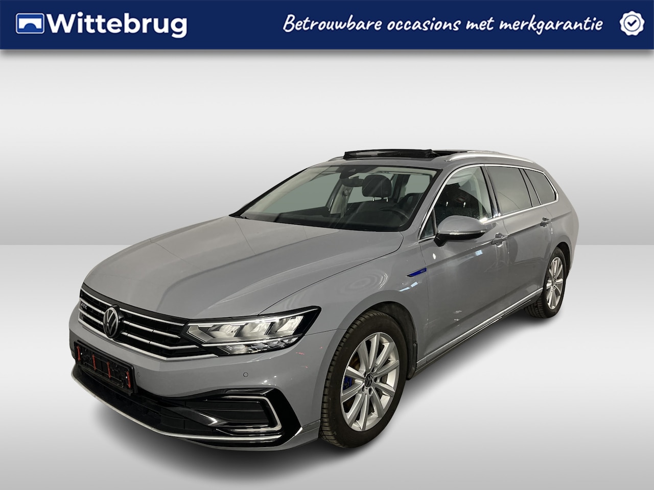 Volkswagen Passat Variant - 1.4 TSI PHEV GTE / AUTOMAAT/ PANO/ TREKHAAK/ ELEK.ACHTERKLEP/ STOELVERWARMING/ PARK.SENSOR - AutoWereld.nl