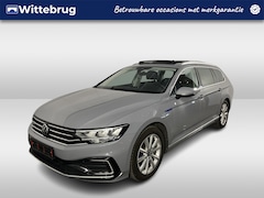 Volkswagen Passat Variant - 1.4 TSI PHEV GTE / AUTOMAAT/ PANO/ TREKHAAK/ ELEK.ACHTERKLEP/ STOELVERWARMING/ PARK.SENSOR