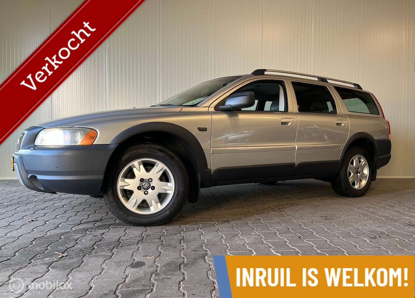 Volvo XC70 - 2.5 T // LPG G3 // 4X4 // LEER // AUTOMAAT // - AutoWereld.nl