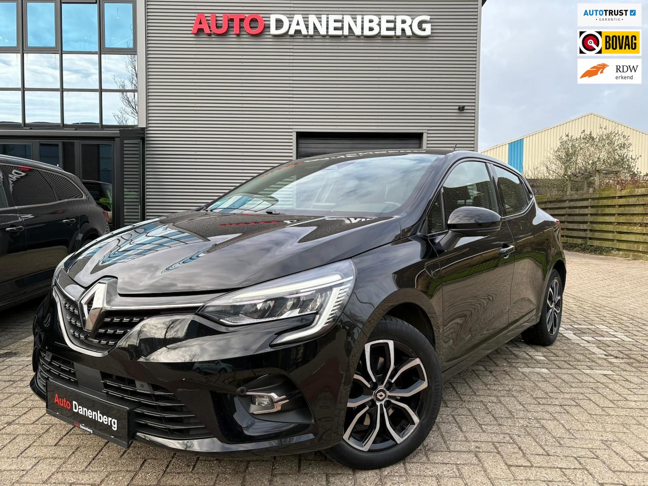 Renault Clio - 1.0 TCe Intens GROOT SCHERM NAVI STUUR-VERWARMING LEER,AUTOMAAR,GARANTIE - AutoWereld.nl