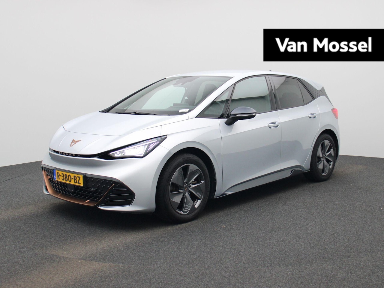 CUPRA Born - Business 62 kWh | STUUR- STOELVERWARMING | ADAPTIVE CRUISE | CAMERA | SENSOREN VOOR & ACHT - AutoWereld.nl