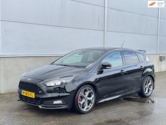 Ford Focus - 2.0 ST 250 PK LEER|KEYLESS|CRUISE|CLIMA|NAVI|
