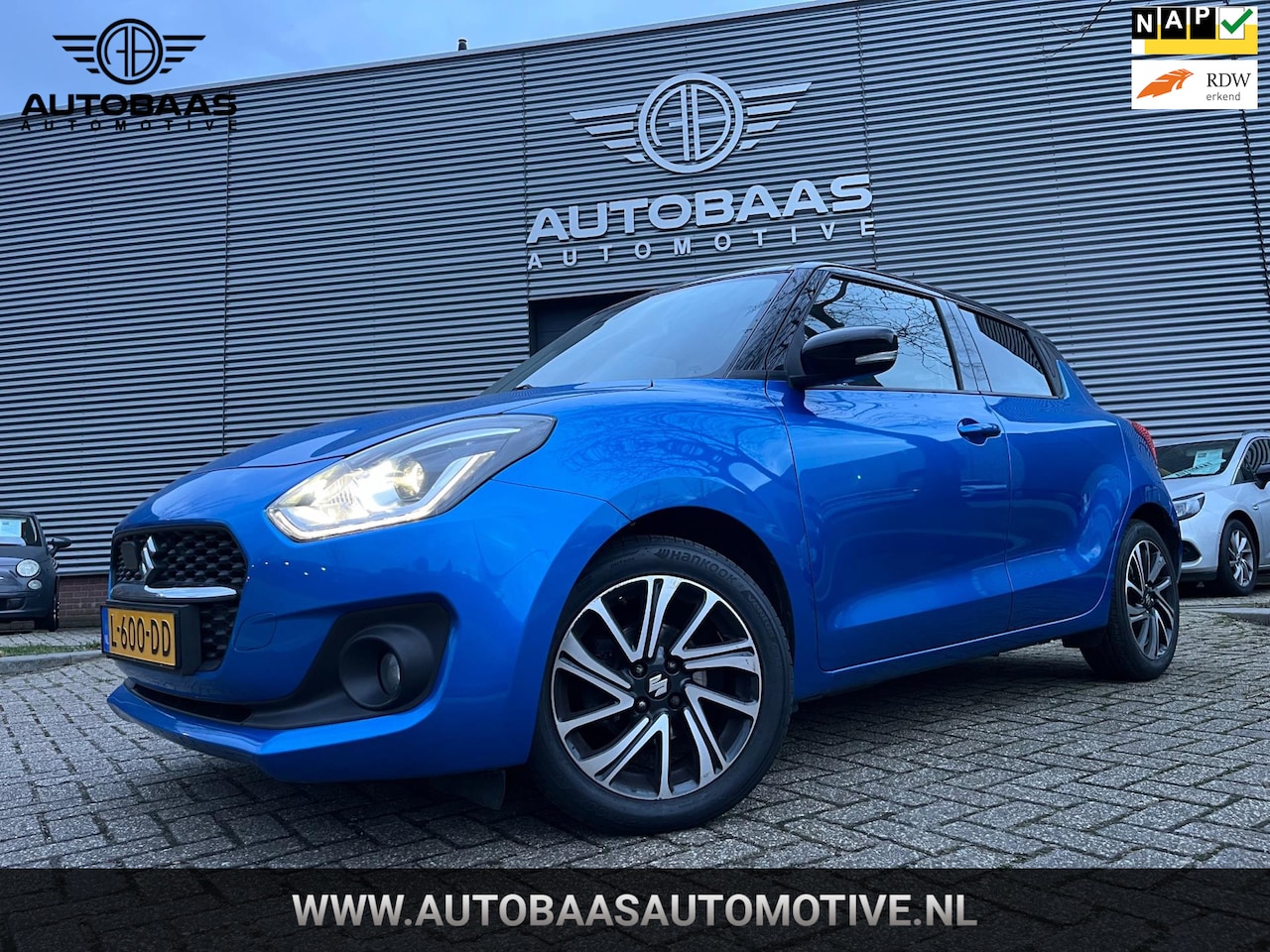 Suzuki Swift - 1.2 Style Smart Hybrid AUTOMAAT+NL-AUTO+NAP+1EIG+NAVI+FULL LED+STOELVERWARMING+CAMERA+INCL - AutoWereld.nl