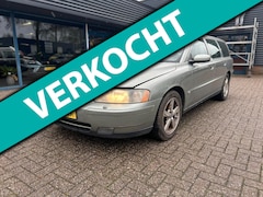 Volvo V70 - 2.4 D5 Edition II | LEES TEKST |