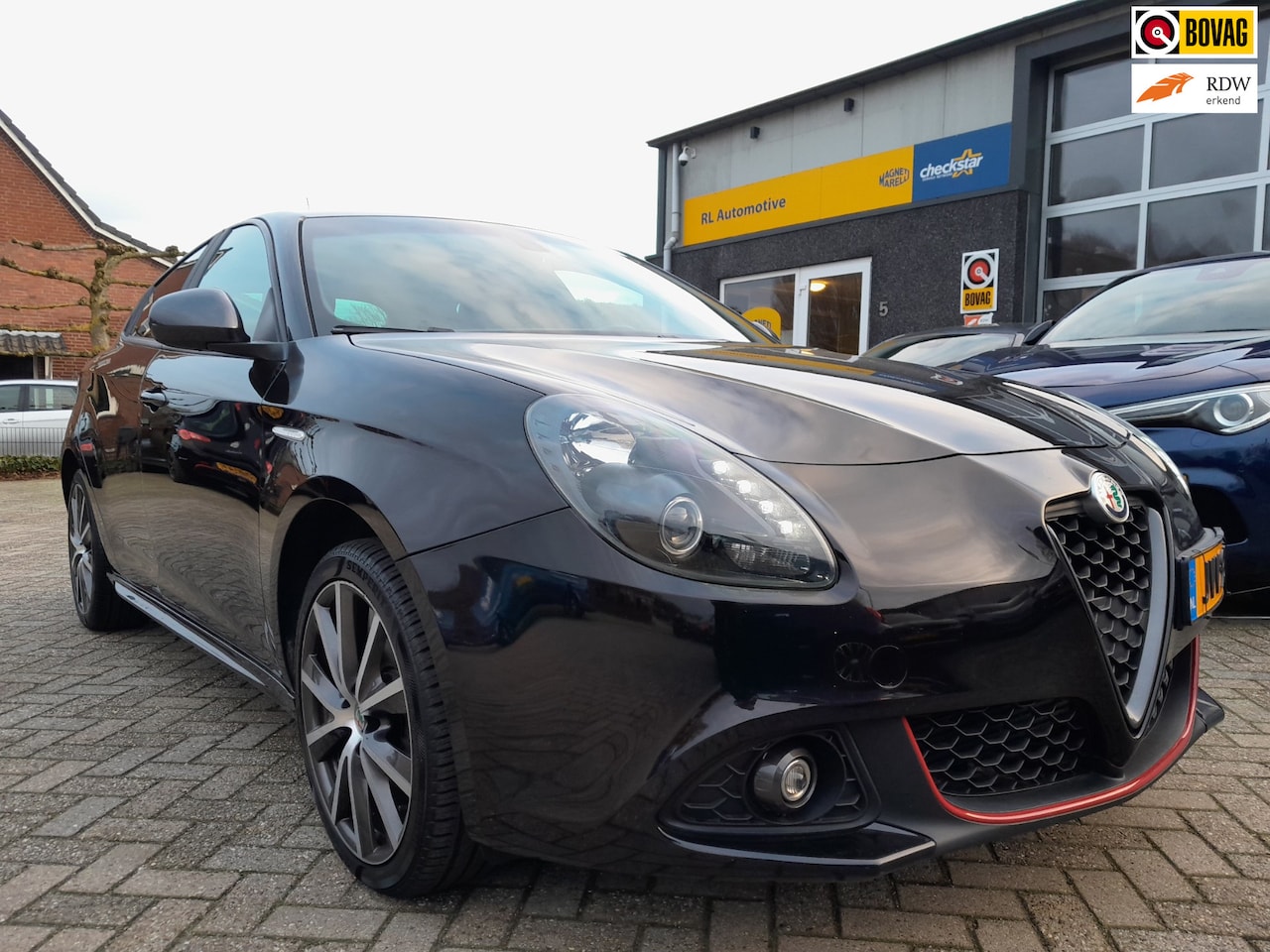 Alfa Romeo Giulietta - 1.4 Turbo - Cruise control - Pdc - AutoWereld.nl