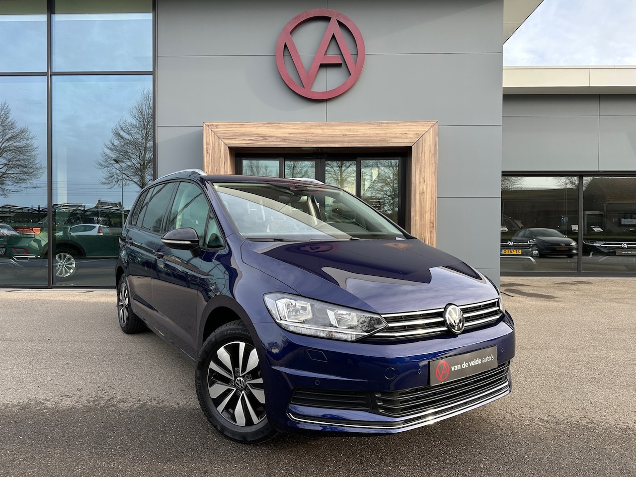 Volkswagen Touran - 1.5 TSI 150pk Goal | 7-Persoons | Navi | Camera | Dode hoek | Elek. Achterklep | Rijklaar - AutoWereld.nl