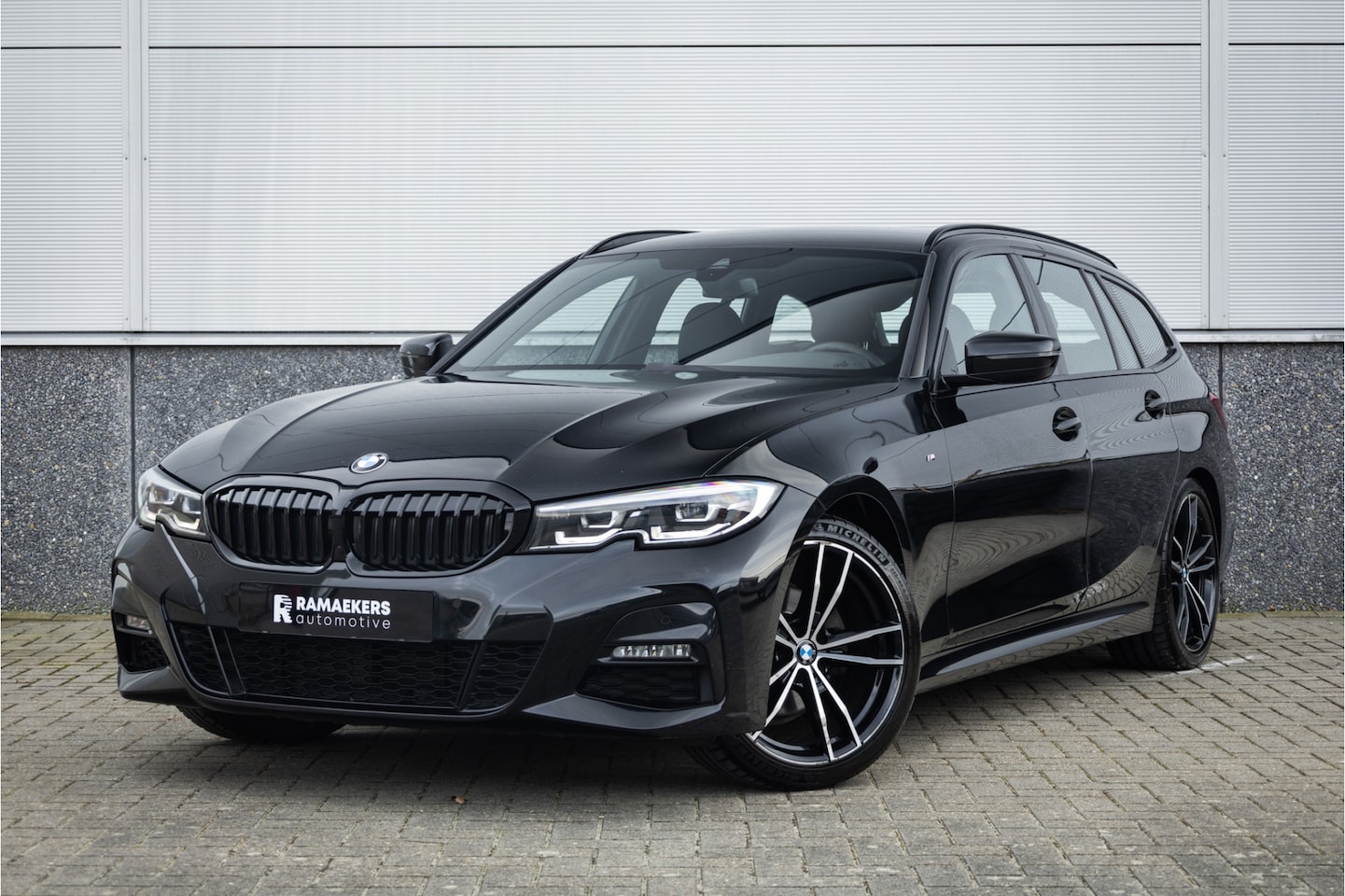 BMW 3-serie Touring - 320i M Sport High Ex Camera / HiFi / Trekhaak / 19inch / - AutoWereld.nl