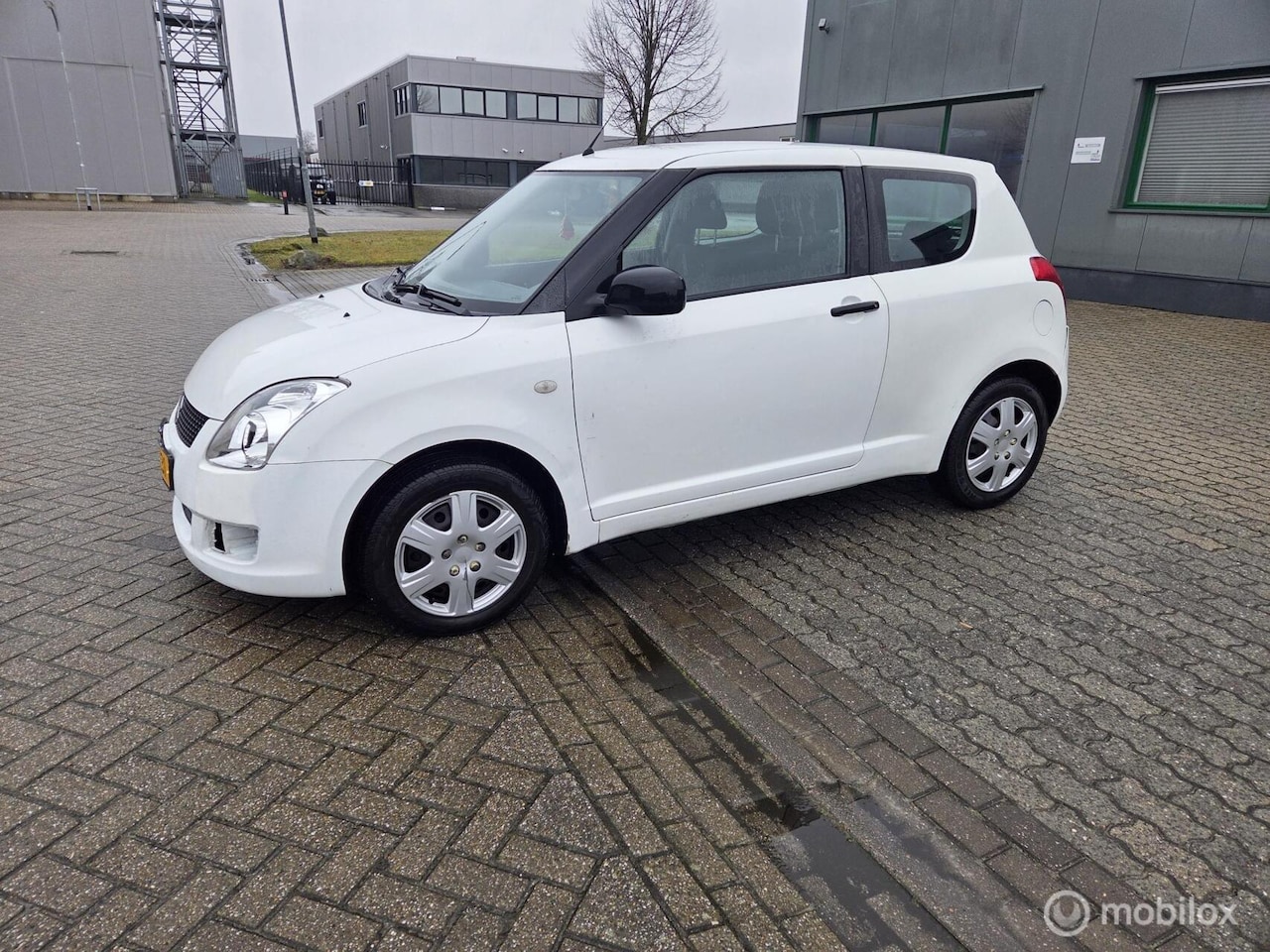 Suzuki Swift - 1.3 - AutoWereld.nl