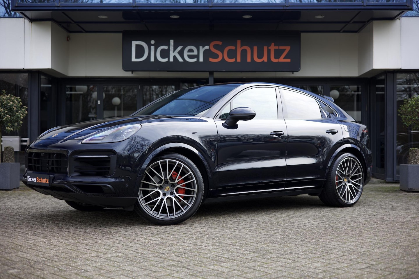 Porsche Cayenne Coupé - 3.0 E-Hybrid Platinum Edition | Sportuitlaat | Sportstoelen | Sport Design| Adaptieve Crui - AutoWereld.nl