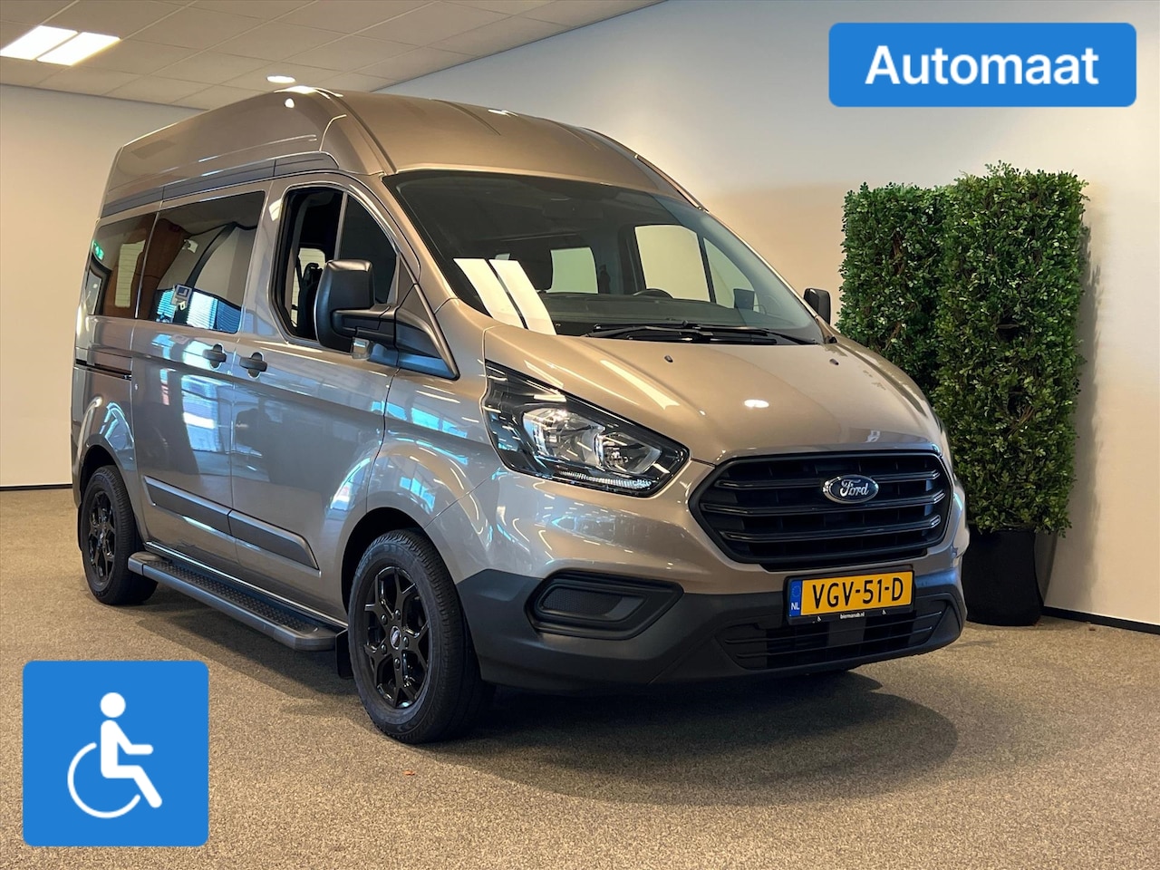 Ford Transit Custom - L1H2 Rolstoelbus Automaat (airco achterin) - AutoWereld.nl