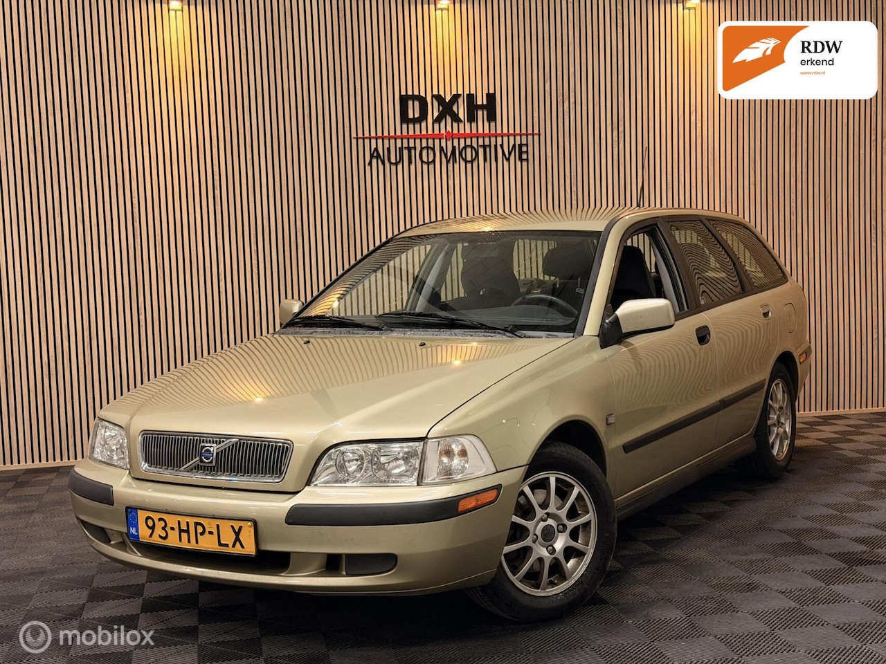 Volvo V40 - 1.8 Org.NL 2eEIGENAAR! APK-24/12/26 AIRCO TREKHAAK - AutoWereld.nl