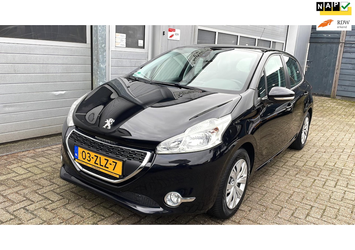 Peugeot 208 - 1.2 VTi Envy 5DR 2013-Navi-Clima-Cruise-New APK - AutoWereld.nl