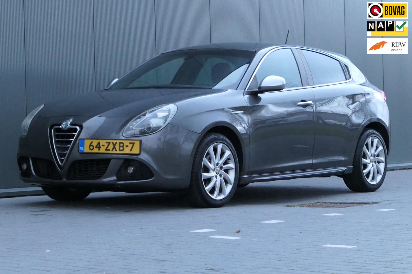 Alfa Romeo Giulietta - 1.6 JTDm Business Executive NAP Navi Cruise Clima Half Leder - AutoWereld.nl