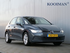 Volkswagen Golf - 1.0 eTSI Life Business 111 Pk Automaat Navigatie / Apple Carplay / DAB / Camera